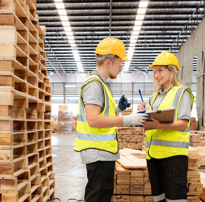 Top 5 Safety Tips for Handling and Storing Pallets
